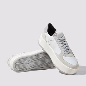 P448
EMPIRE WHITE/SILV LEATHER SNEAKER
